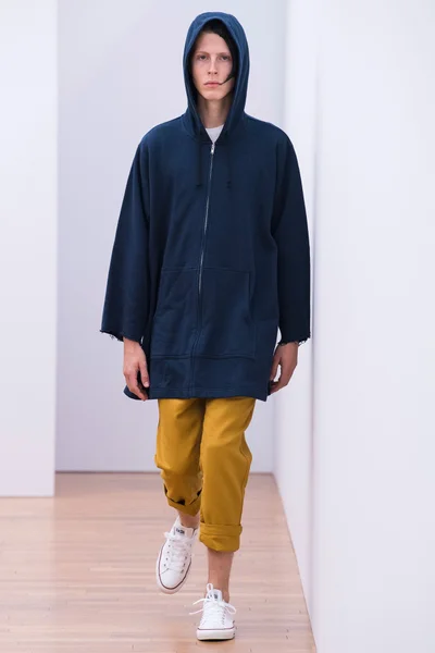 Look 11